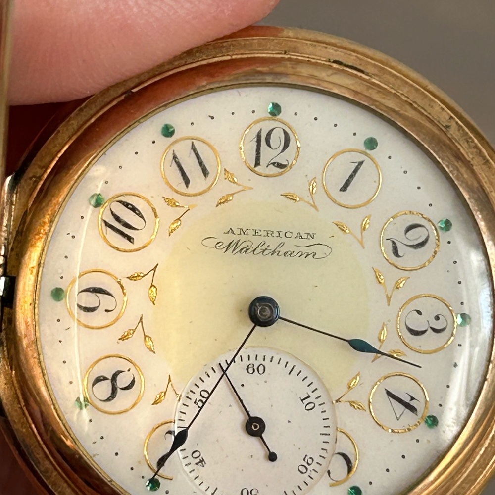 VINTAGE American Waltham Gold Pocket Watch 🍀